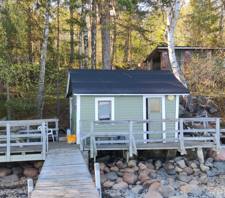 Vartiosaaressa sijaitsevan Vådötorpin sauna.