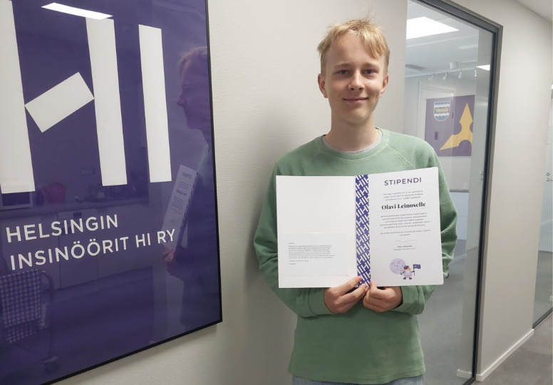 9.-luokkalainen Olavi Leinonen sai Helsingin Insinöörien rahoittaman stipendin.